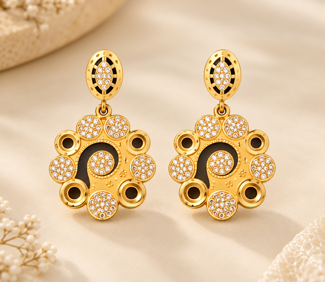 Elegant Floral Diamond-Cut Gold Necklace Set - Image 4