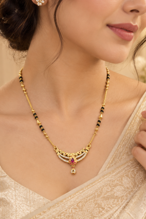Elegant Gold-Tone Black Beaded Pendant Necklace