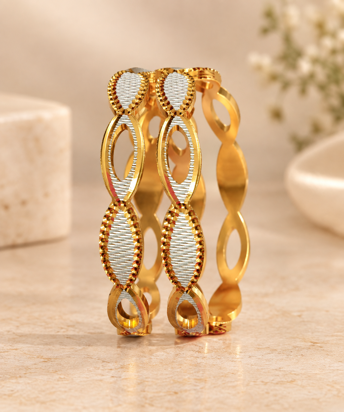 Elegant Dual-Tone Oval Link Bracelet